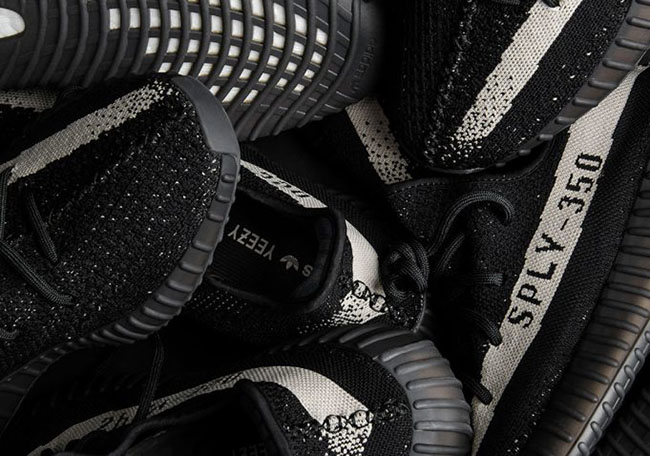 adidas yeezy boost 350 v2 core black white