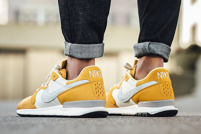 Nike Air Berwuda Premium Gold Leaf