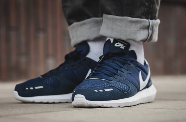 nike air vortex navy