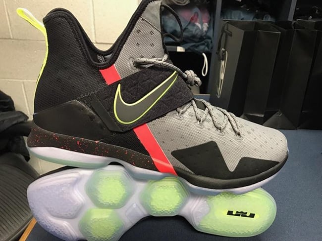 Nike LeBron 14 Christmas