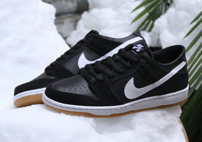 black and white nike dunk low