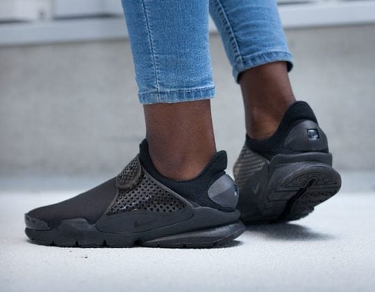 nike sock dart triple black