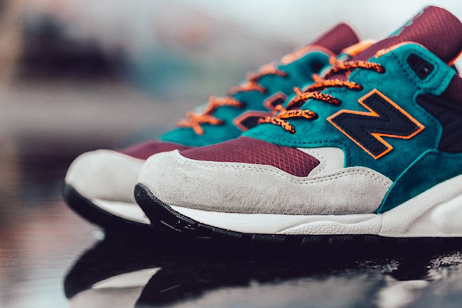 New Balance 585 Lake Blue Light Feather