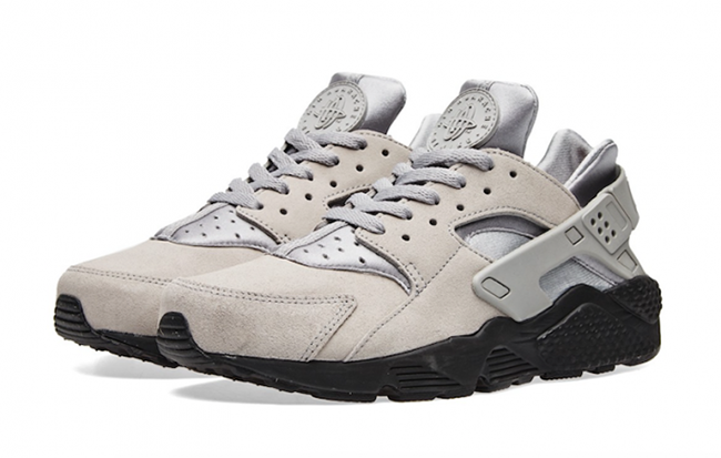 Nike Air Huarache SE ‘Matte Silver’