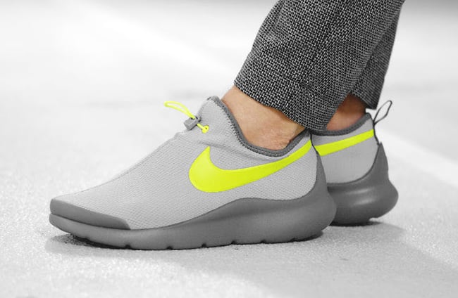 Nike Aptare Essential Wolf Grey Volt