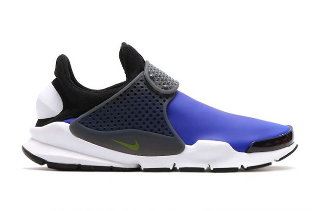 Nike Sock Dart SE Waterproof Featuring ‘Paramount Blue’ and ‘Max Orange’