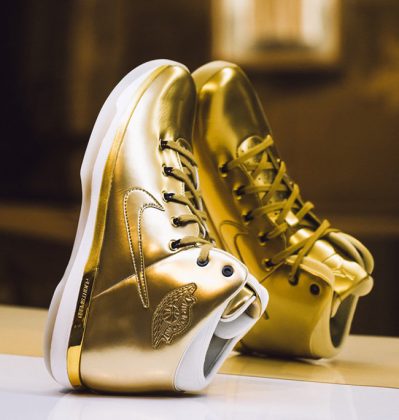 Air Jordan Retro IV Bred Lebron 11 Christmas Size 4.5