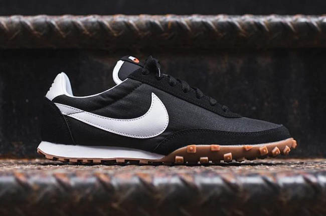 nike waffle racer black