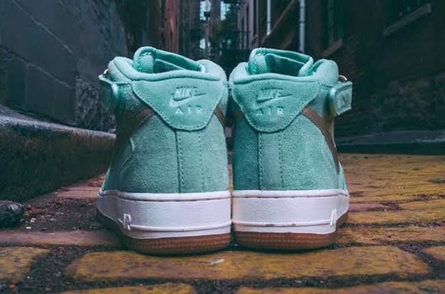 Nike WMNS Air Force 1 Mid Enamel Green