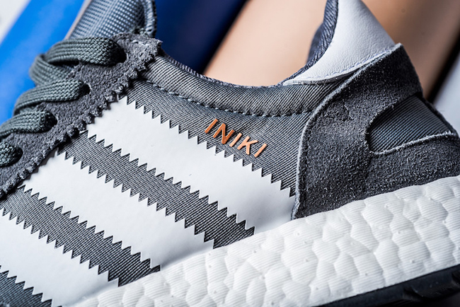 trapo Paso regular adidas Iniki Runner Boost Grey | SneakerFiles