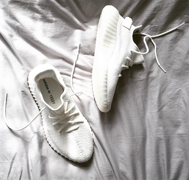 adidas Yeezy Boost 350 V2 Triple White