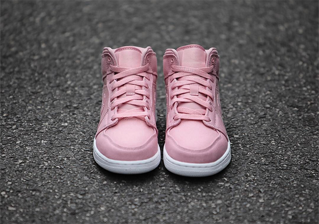 Air Jordan 1 Mid Pink