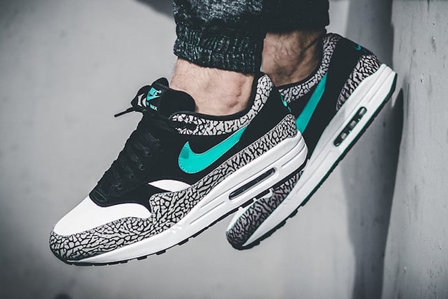 air max 1 safari on feet