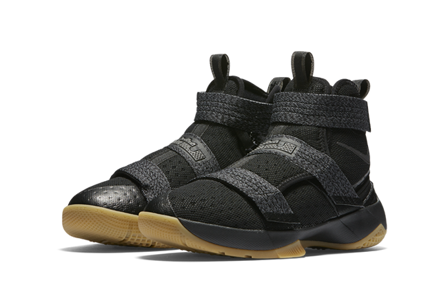 Nike LeBron Soldier 10 FlyEase Black Gum Kids