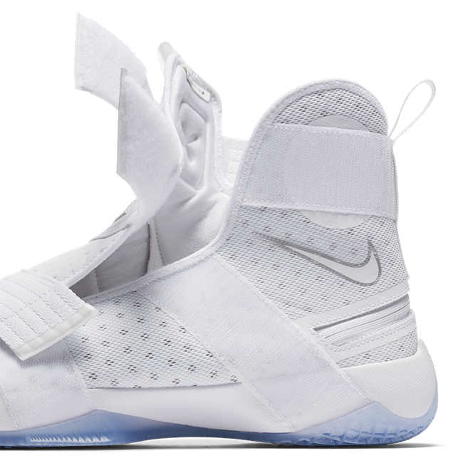 Nike LeBron Soldier 10 FlyEase White Silver