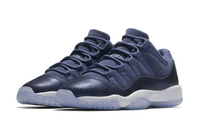 Blue Moon Jordan 11 Low Retro