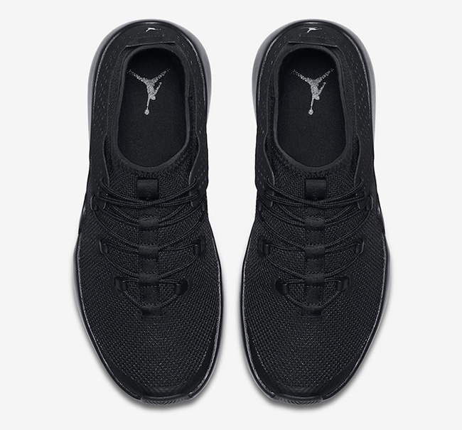 Jordan Express Triple Black