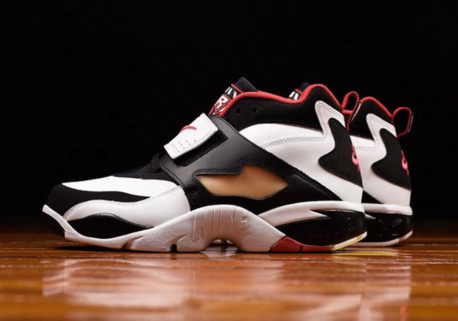 Nike Air Diamond Turf Retro OG is Showing Up at Retailers