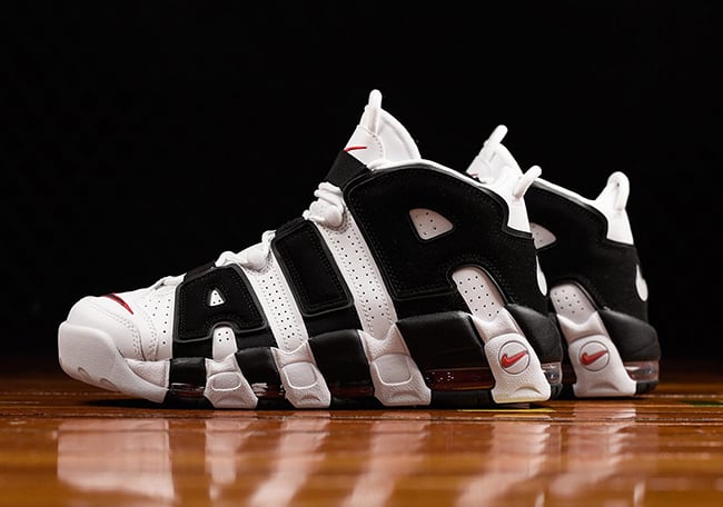 nike air more uptempo on feet