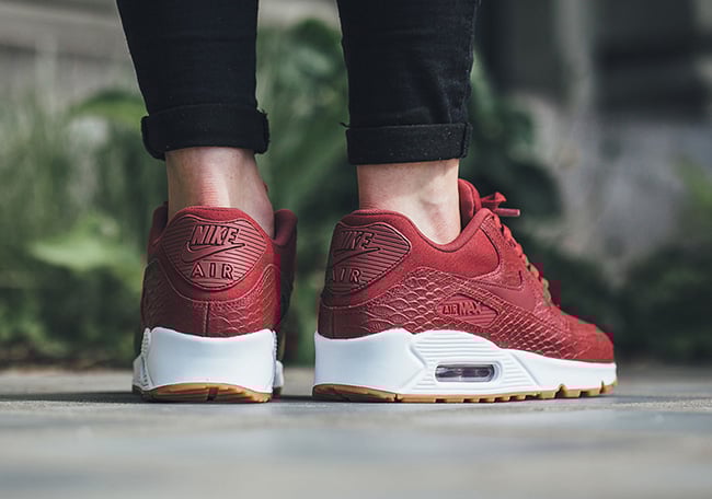 Nike WMNS Air Max 90 Premium Python Pack