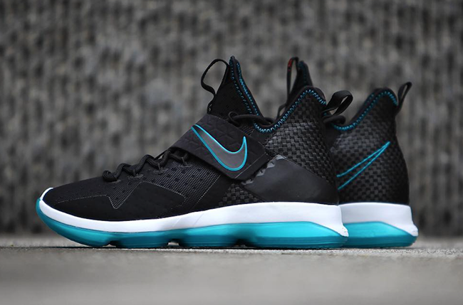 Red Carpet Nike LeBron 14 943323-002