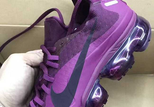 Closer Look at the Nike Air VaporMax Trainer Sample