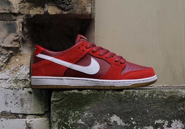 nike dunk sb low red