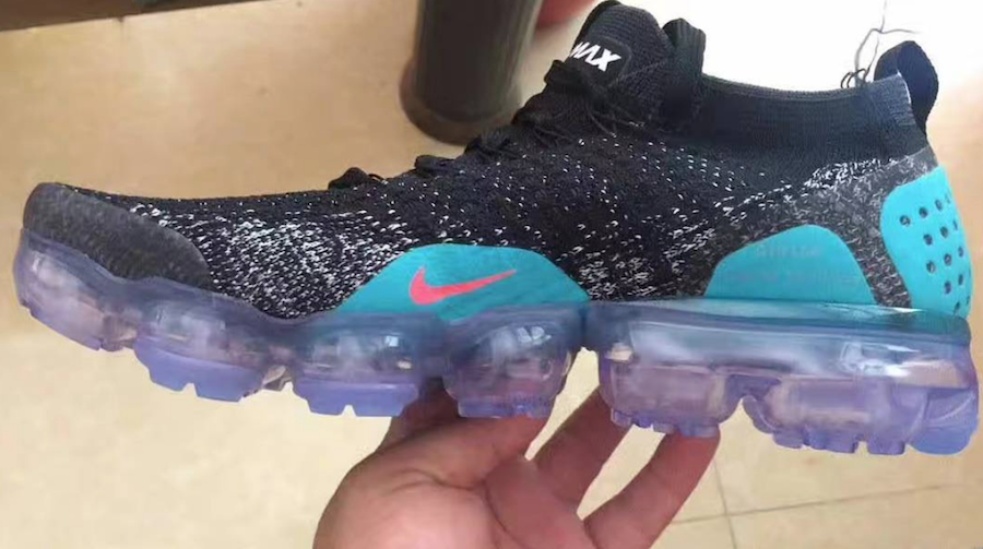 Nike VaporMax Team Crimson