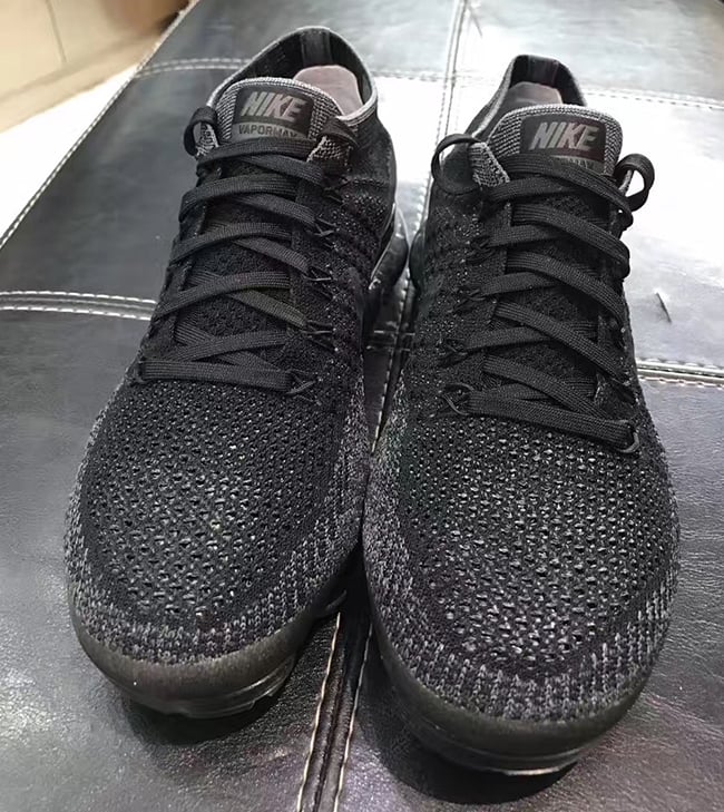 Triple Black Nike Air VaporMax 849557-006