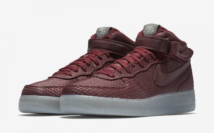 Nike Air Force 1 07 Mid LV8 Team Red 