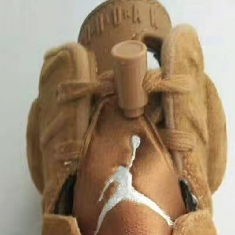 Nike Roshe Run Hyp Laser Crimson Nike LeBron X Christmas