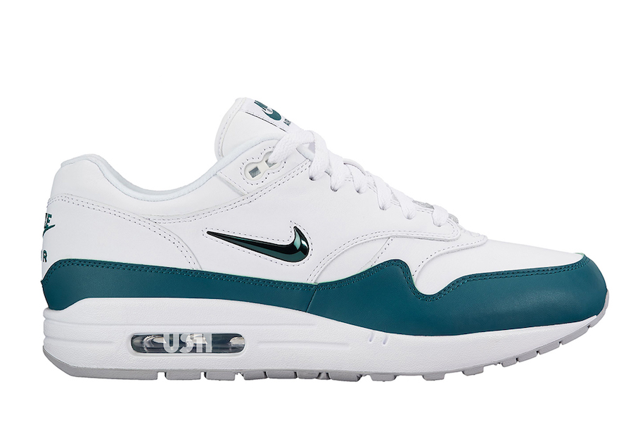 nike air max 1 junior sale