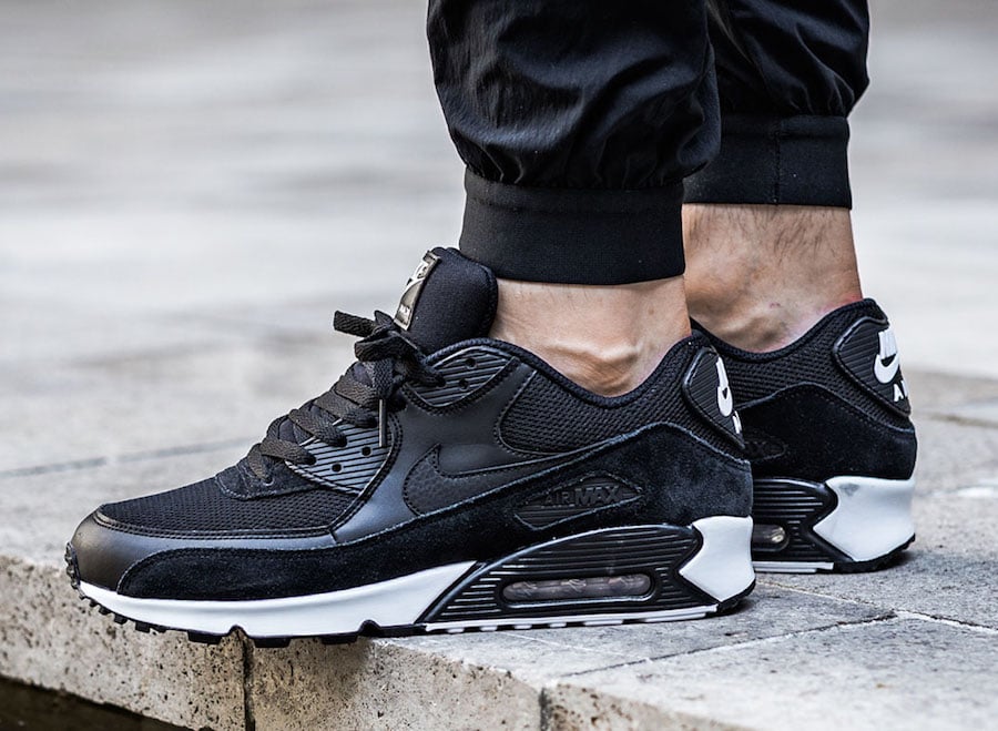 black and white air max 90 essential