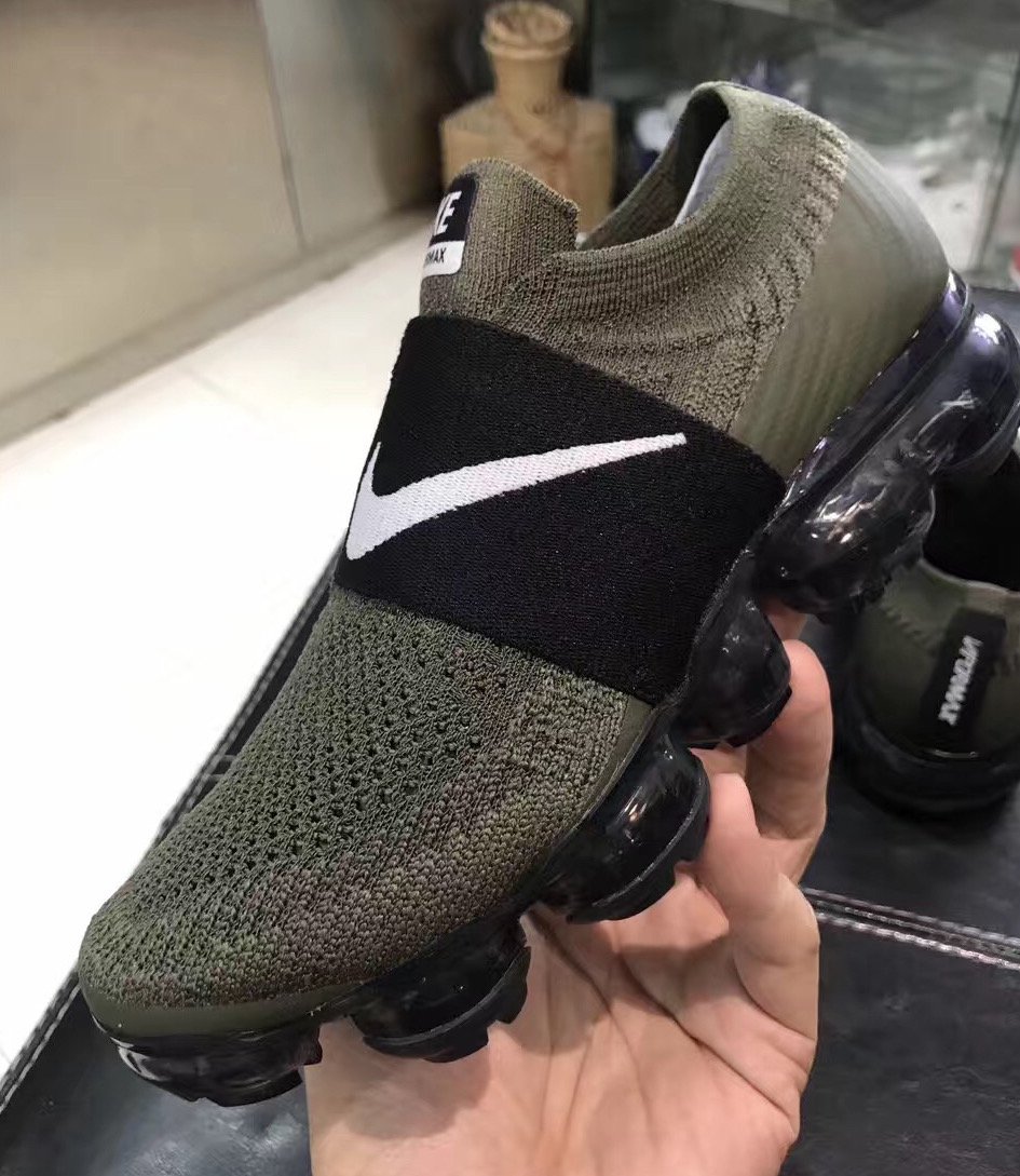 nike air vapormax laceless black