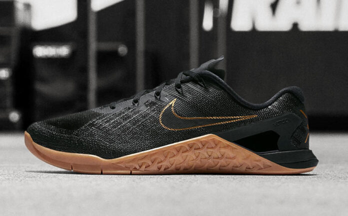 nike metcon 5 black and gold
