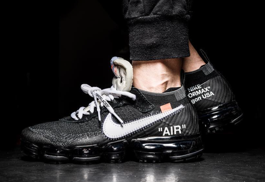 black off white vapormaxes