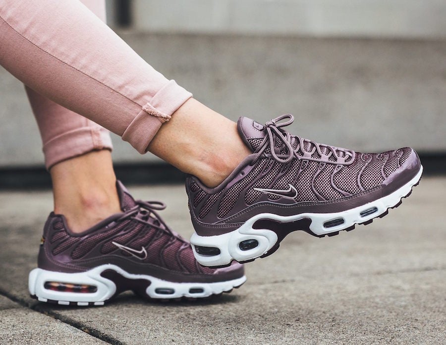 Nike Air Max Plus Taupe Grey