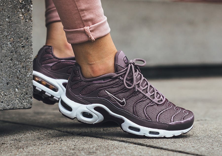 Nike Air Max Plus Taupe Grey