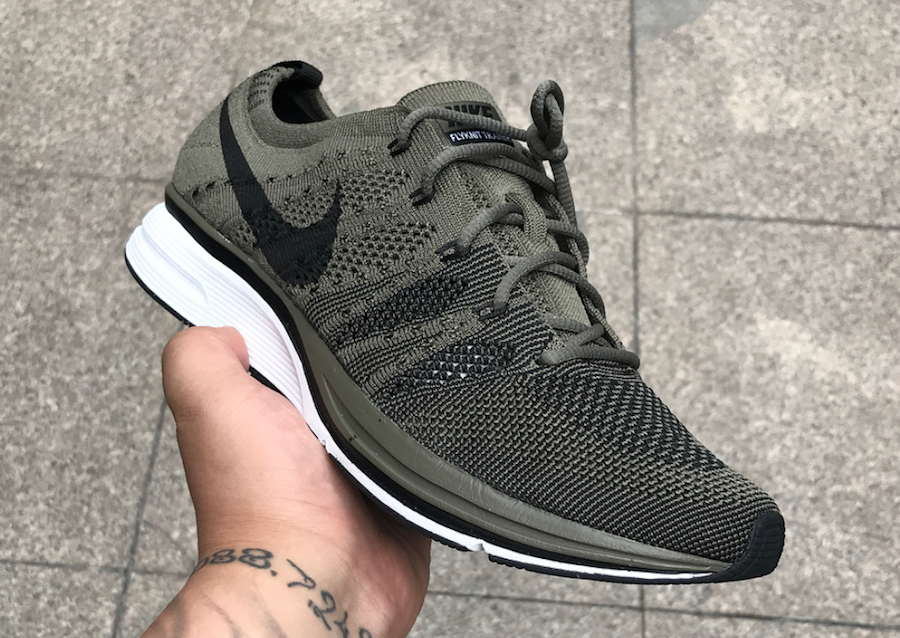 flyknit trainer olive