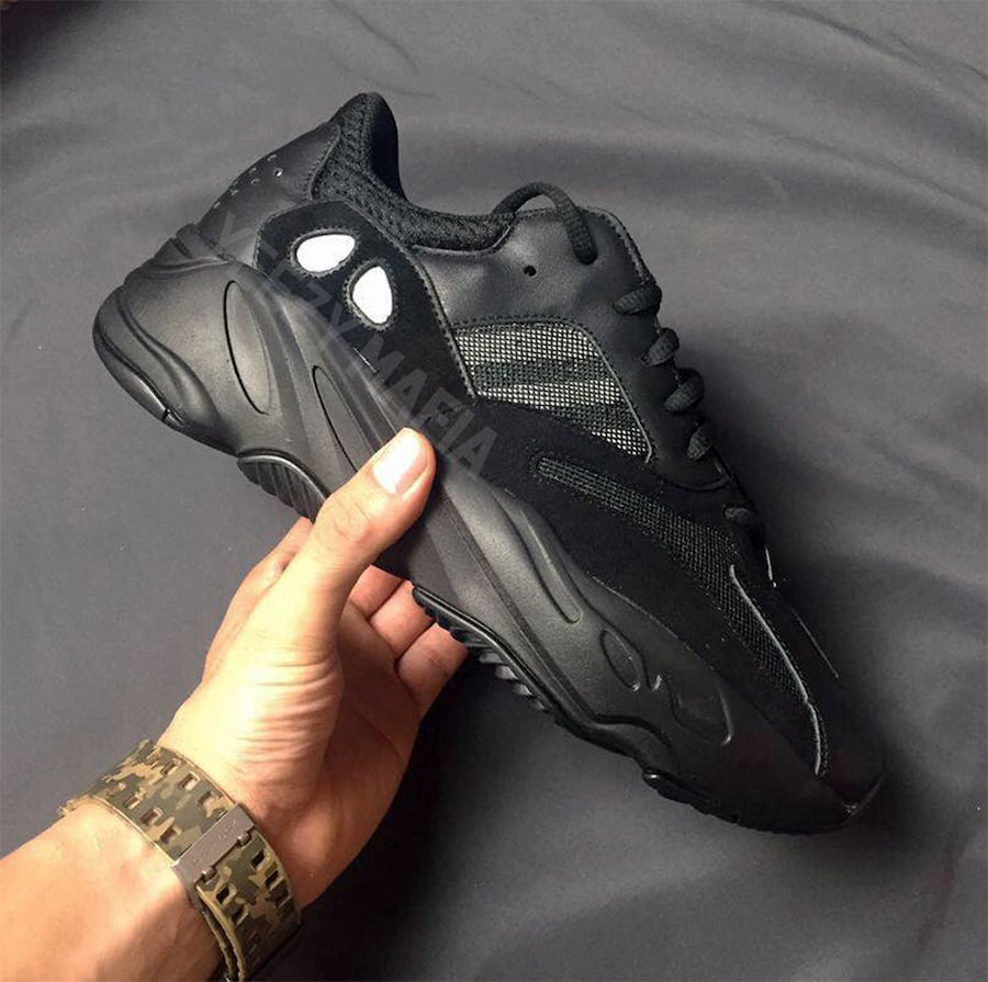 adidas yeezy boost 700 v2 triple black