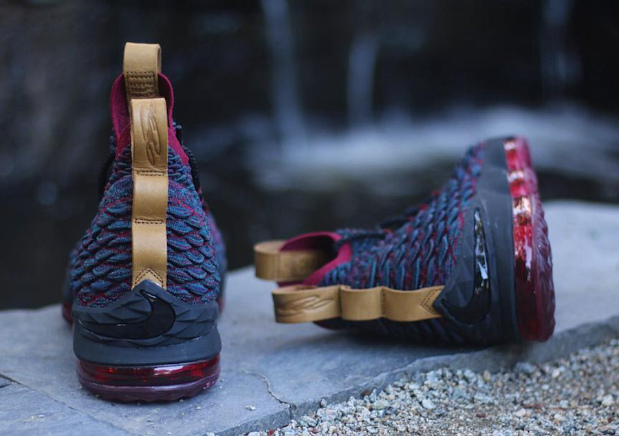 Cavs Nike LeBron 15