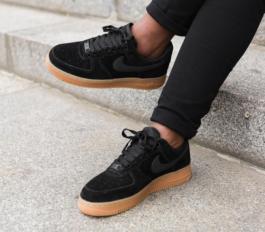 nike air force 1 07 se black gum