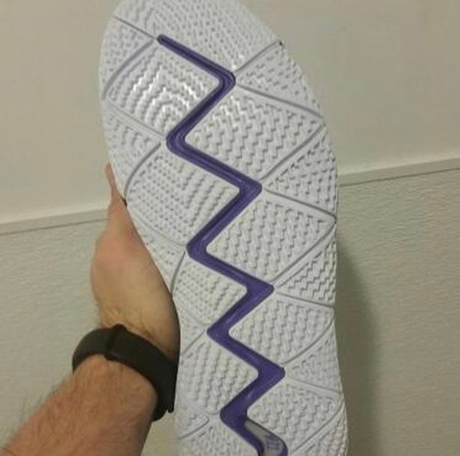 kyrie 4 outsole