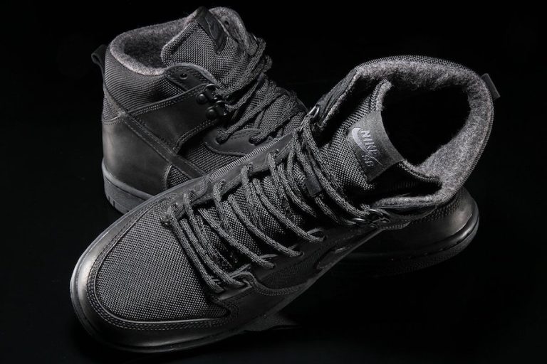 Nike SB Dunk High BOTA Triple Black 923110-001 Release | SneakerFiles
