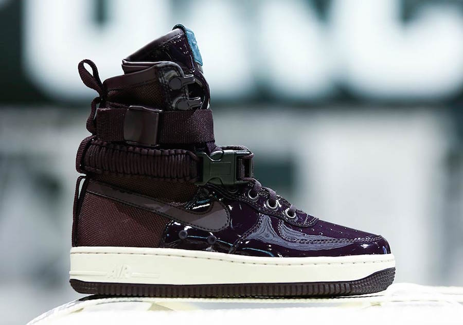 nike air force 1 force is female