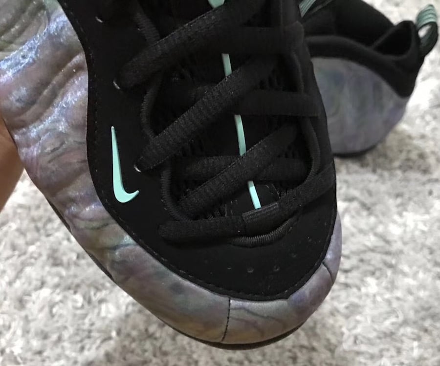 Nike Air Foamposite One Obsidian Glitter colorway .... Depop