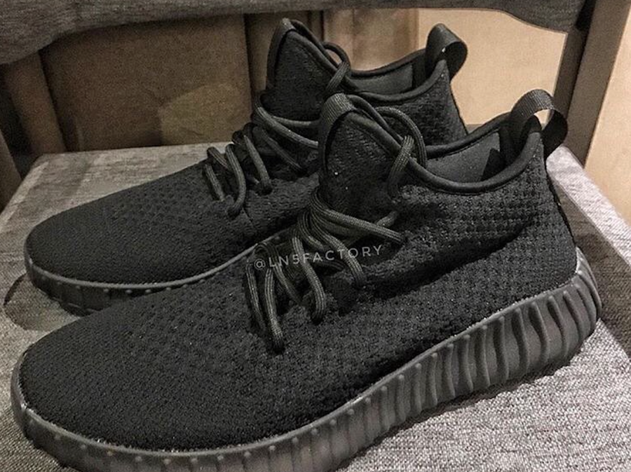 yeezy boost triple black