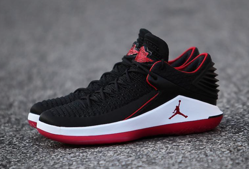 Air Jordan 32 Low Banned Bred AA1256 