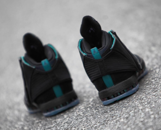 Nike Air Veer Black Grey Nike Roshe Run Vent Pack