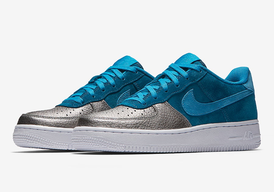 A New Linen Nike Air Force 1 Low is Available Now
